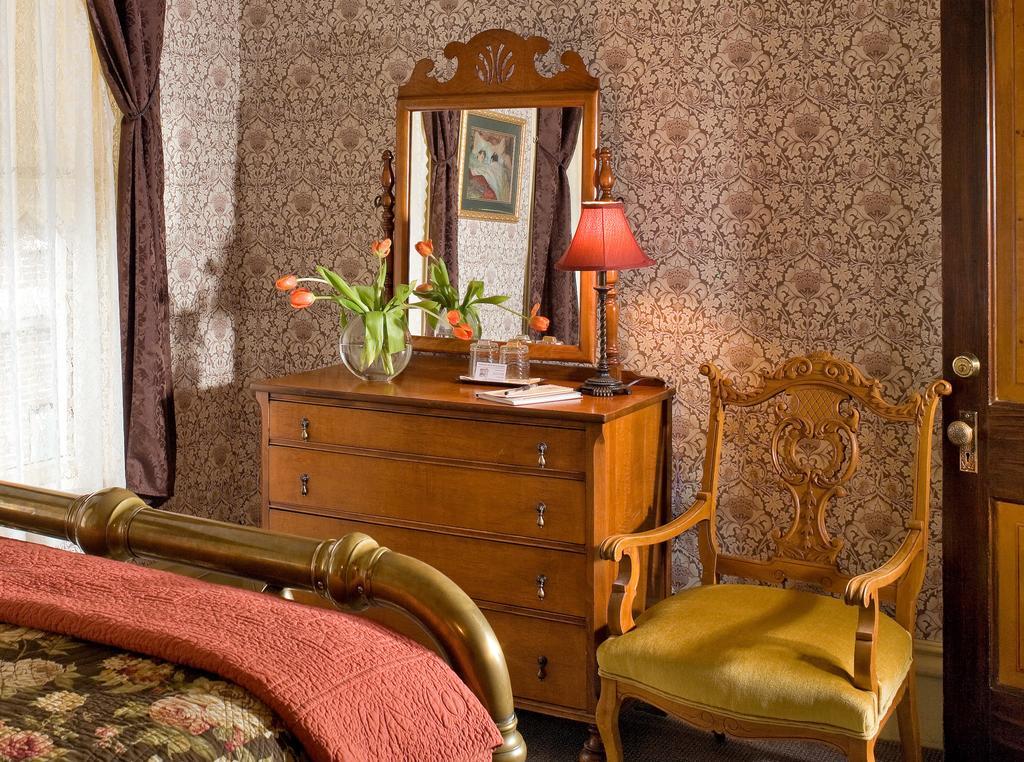Kalamazoo House Bed & Breakfast Room photo